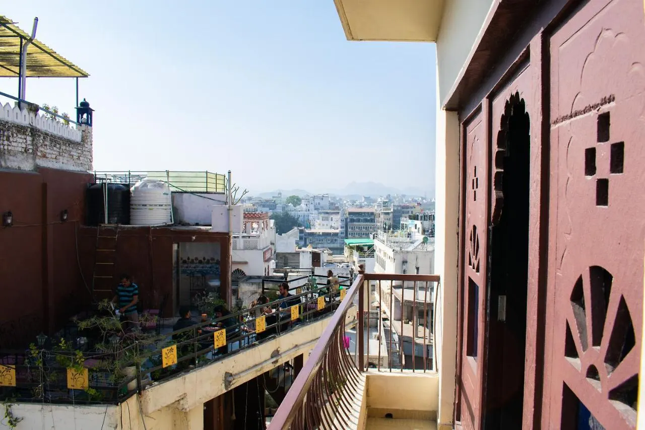 Hotel Banjara Retreat Udaipur